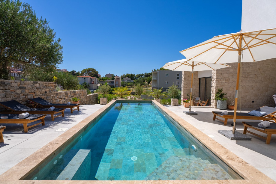 New! Villa Praska with private 28,5 sqm pool, 3 en-suite bedrooms, Sauna, 1km to Beach