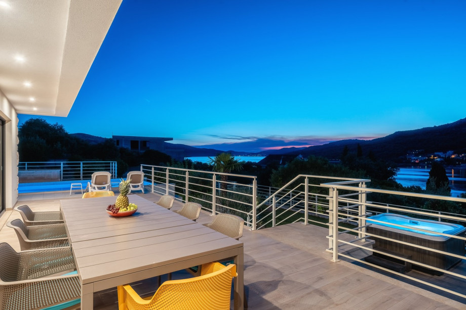 Introducing Villa Paloma Blanca, a stylish and modern single-story villa