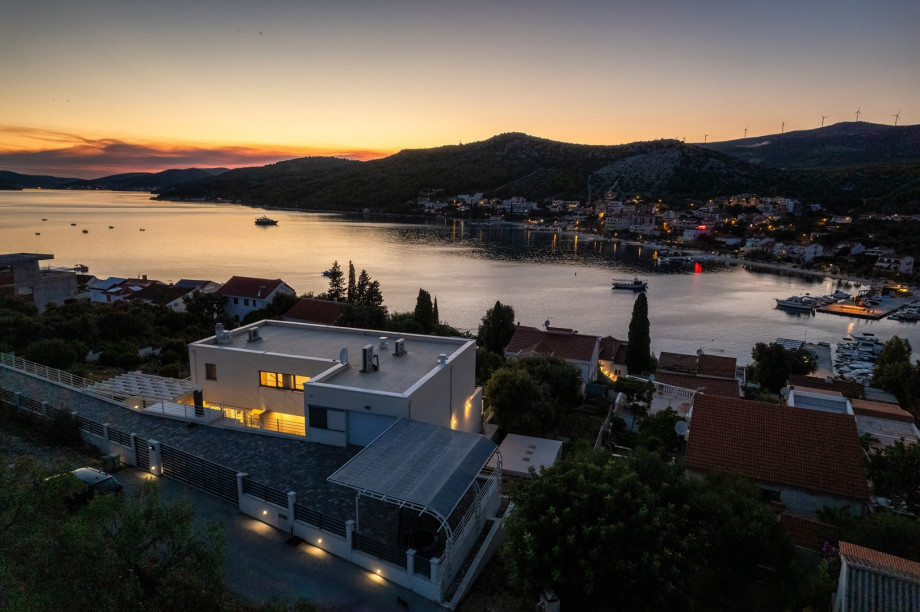 Spectacular sea and island views