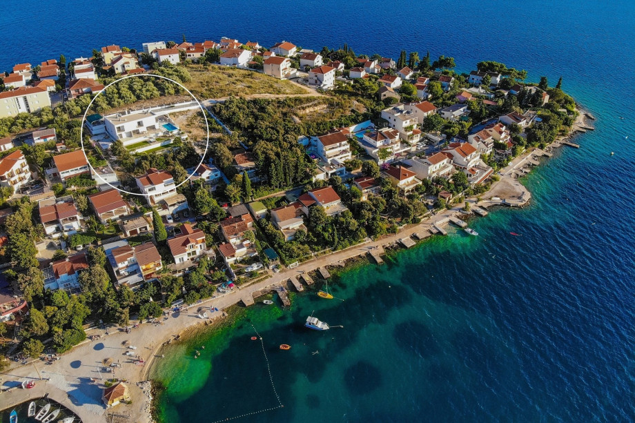 Marked position of the villa Paloma Blanca