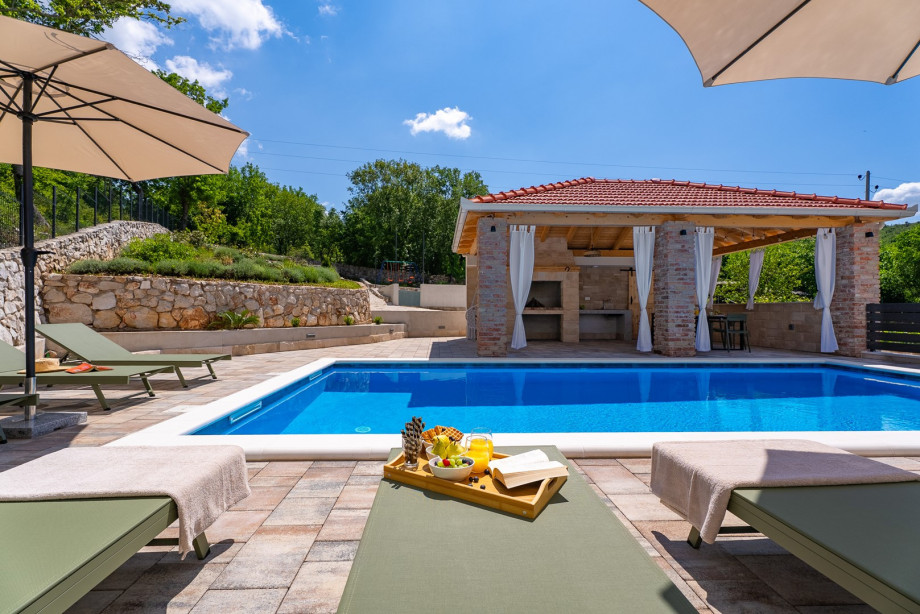 Welcome to Villa Domus Alba, a charming 3-bedroom retreat set in the heart of untouched Dalmatian countryside