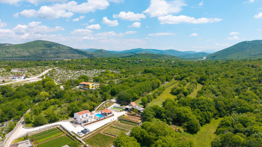 A private escape surrounded by nature, just 24 km from Trogir and sea