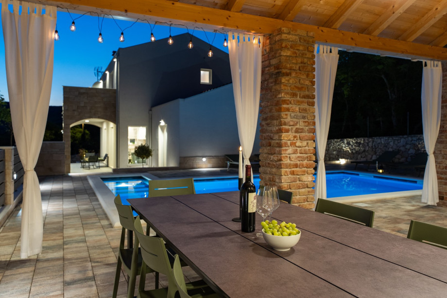 Relax and enjoy a glass of wine on hot summer evenings