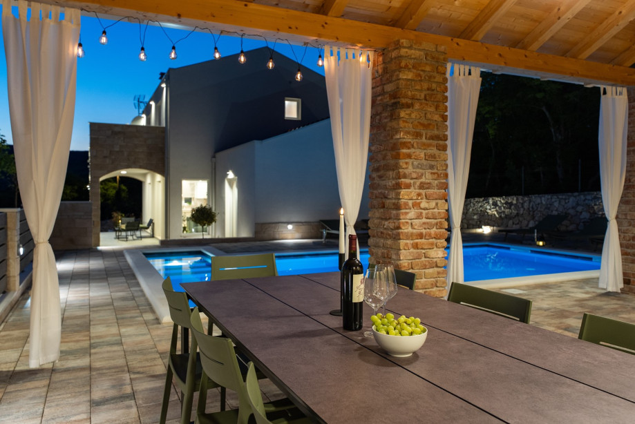 Relax and enjoy a glass of wine on hot summer evenings