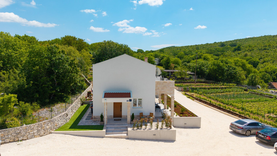 Kids will love the dedicated corner with 
a slide and seesaw