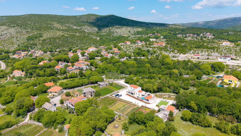 Though nestled in peaceful nature, Villa Domus Alba is ideally situated to explore the region