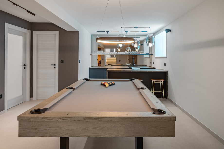 Fun zone with billiard pool and kitchenette