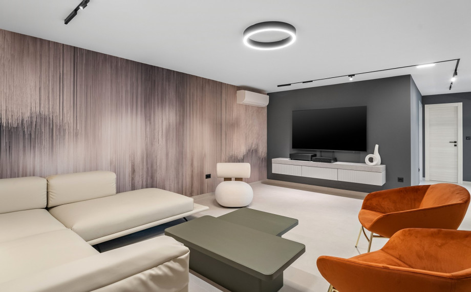 FUN and SPA ZONE with living room