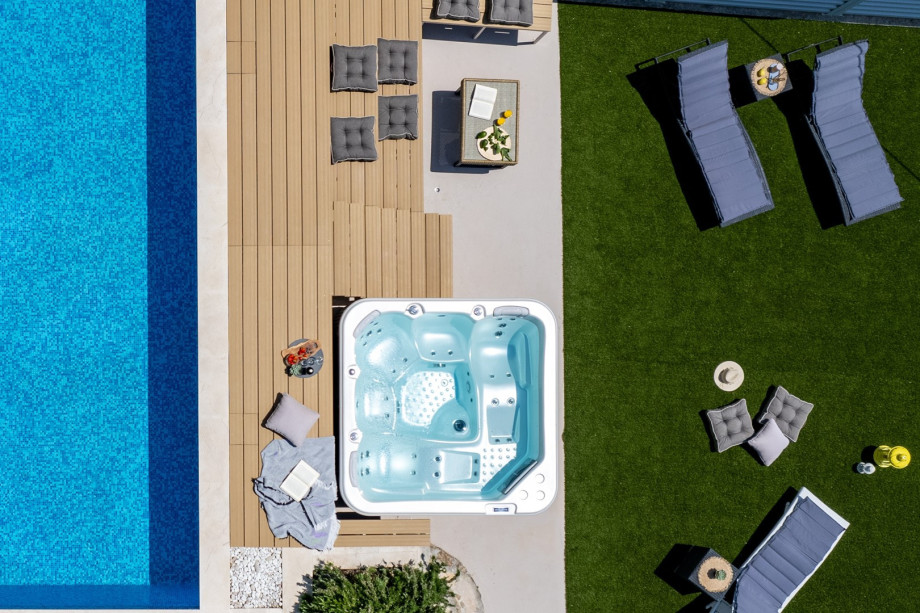 Bird's eye view of the patio area