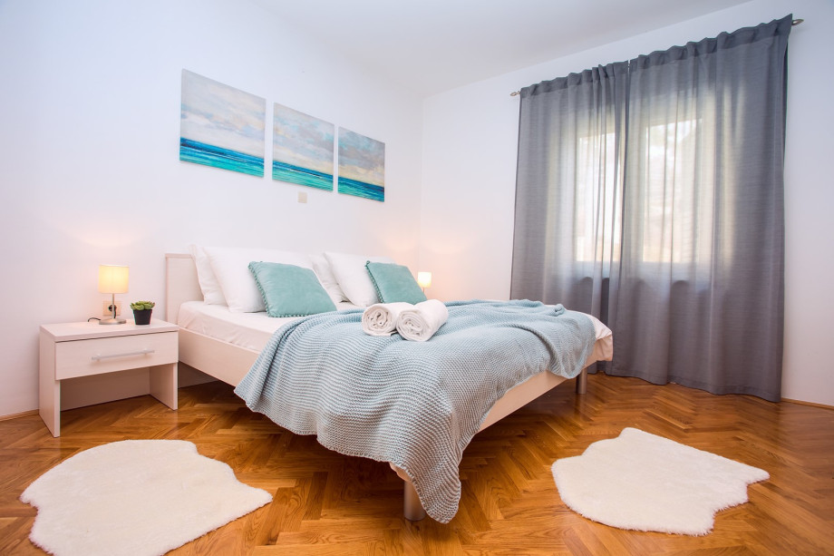 Bedroom No3 with a double bed, 1st floor, A/C