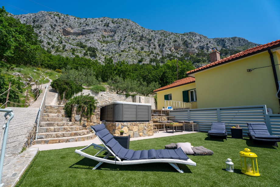 Villa Maruncela with private 24m2 pool and Jacuzzi