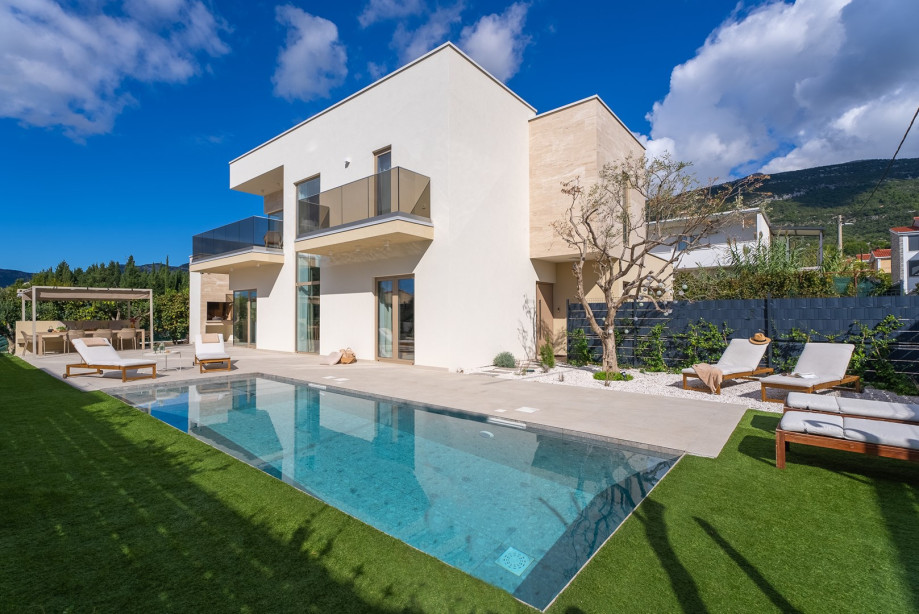 Beheizter 29 Quadratmeter großer Pool