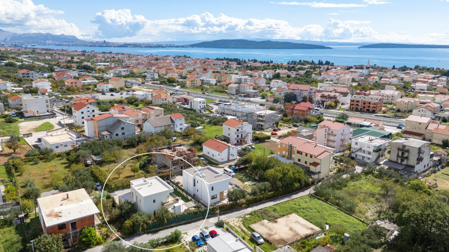 Marked position of the villa Veluri