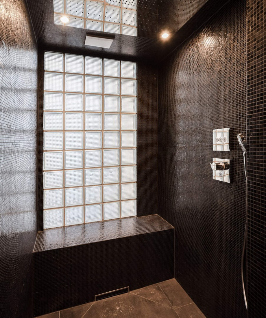 There are two separate toilets and an experience shower.