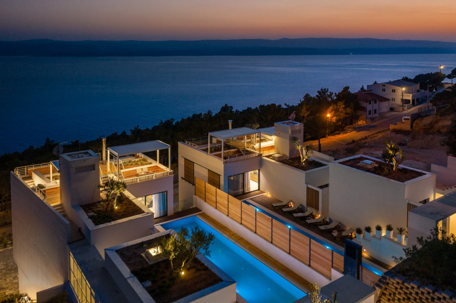 In-villa Wellness offers a hydromassage Jacuzzi, steam bath cabin, Finnish sauna, relaxing room with heated bench, and a gym.