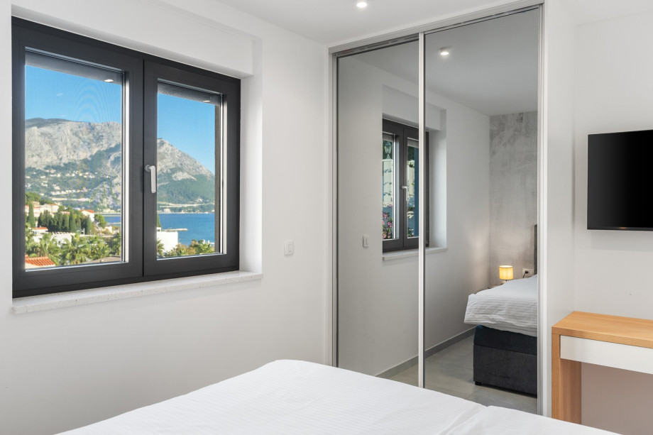 A Bedroom NO.4 (16sqm) with king-size bed 180x200cm