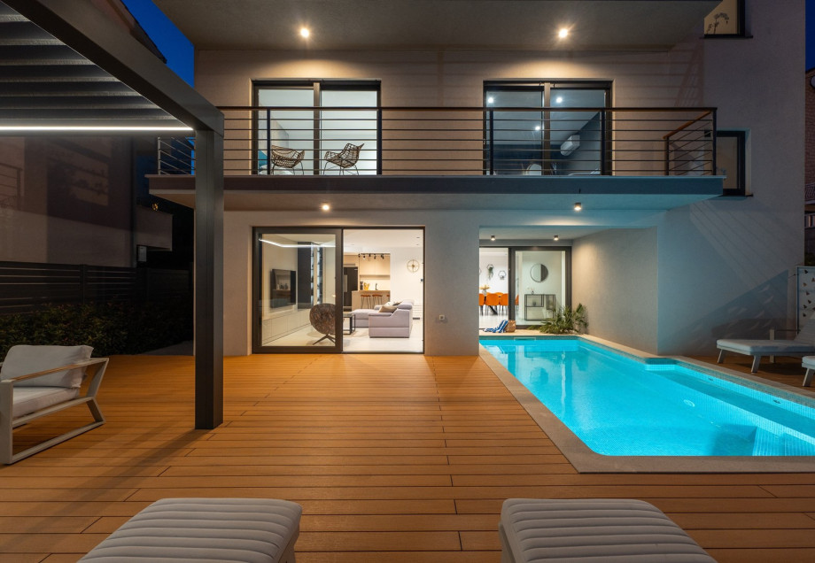 Villa Calma with 5 bedrooms, 30m from sandy beach