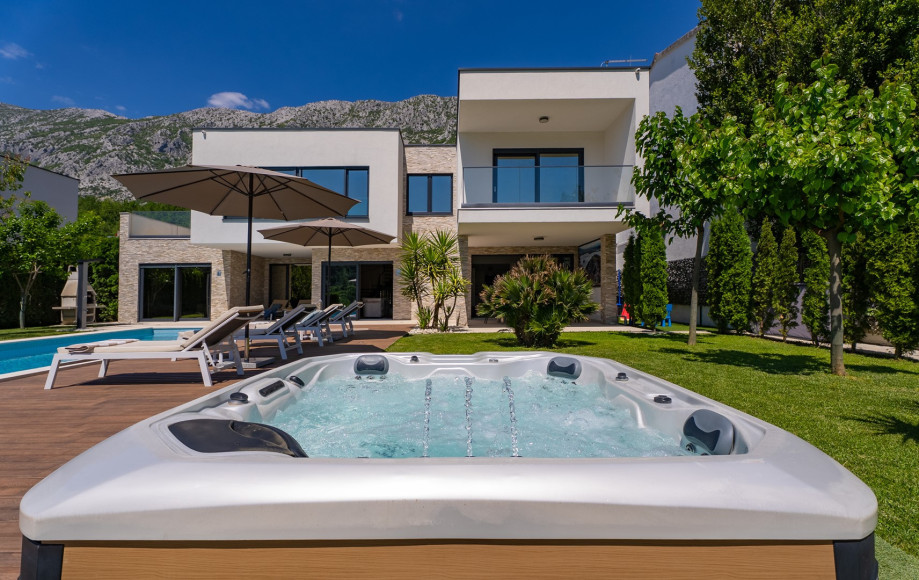 Villa Agava for 8 people, heated pool, Jacuzzi, sauna, gym, 4 en-suite bedroom
