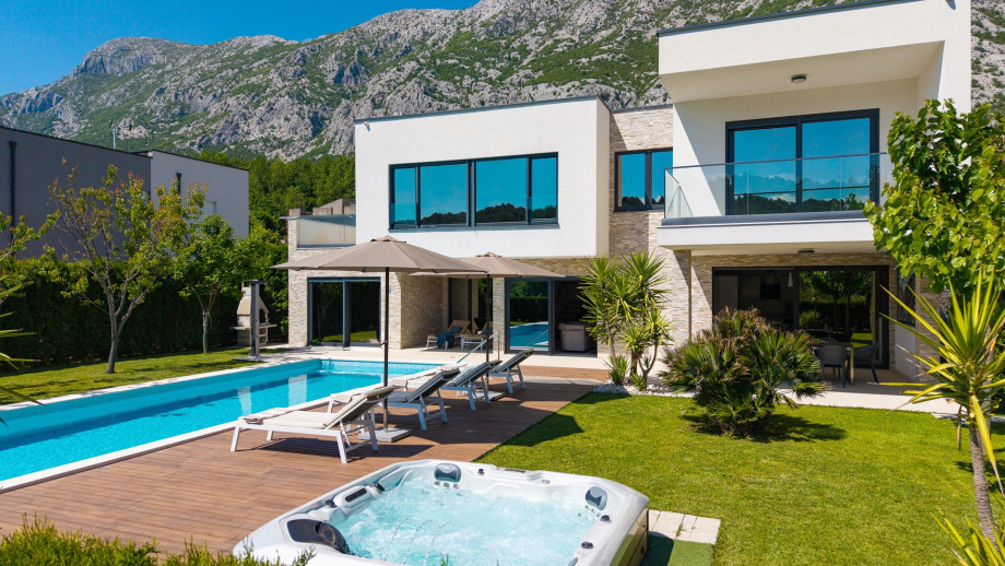 Villa Agava for 8 people, heated pool, Jacuzzi, sauna, gym, 4 en-suite bedroom