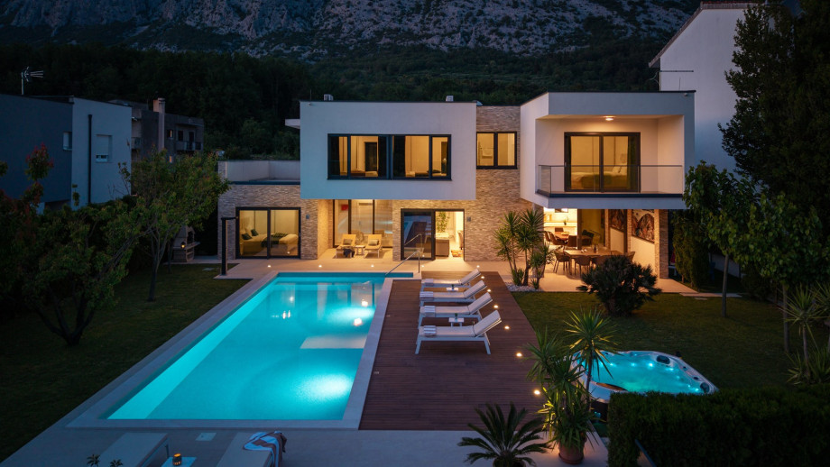 Villa Agava for 8 people, heated pool, Jacuzzi, sauna, gym, 4 en-suite bedroom