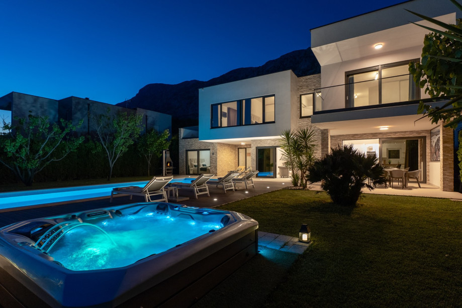 Villa Agava for 8 people, heated pool, Jacuzzi, sauna, gym, 4 en-suite bedroom