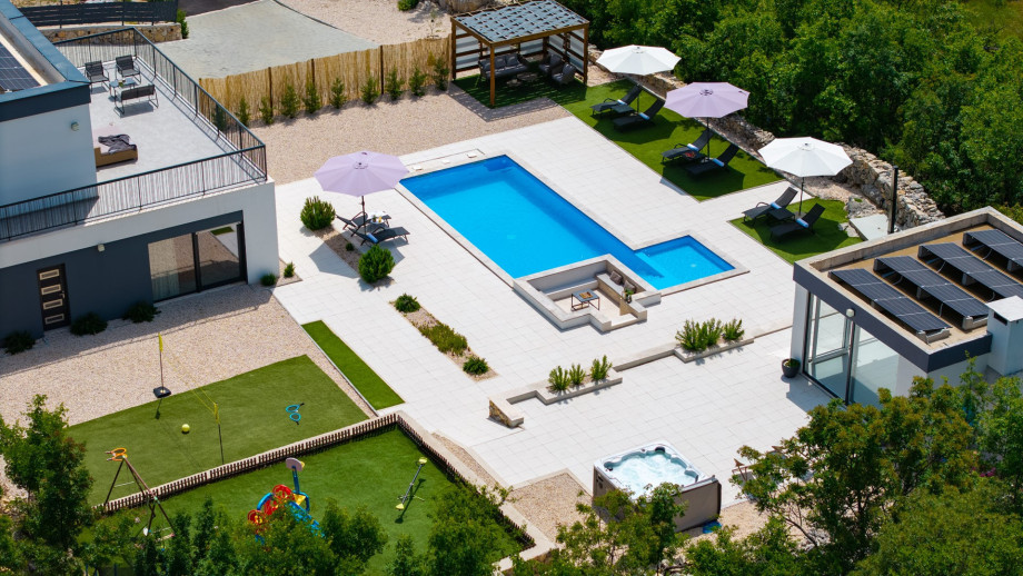NEW Villa Begovina with a private heated pool, sauna, Hot-Tub, 4 bedrooms