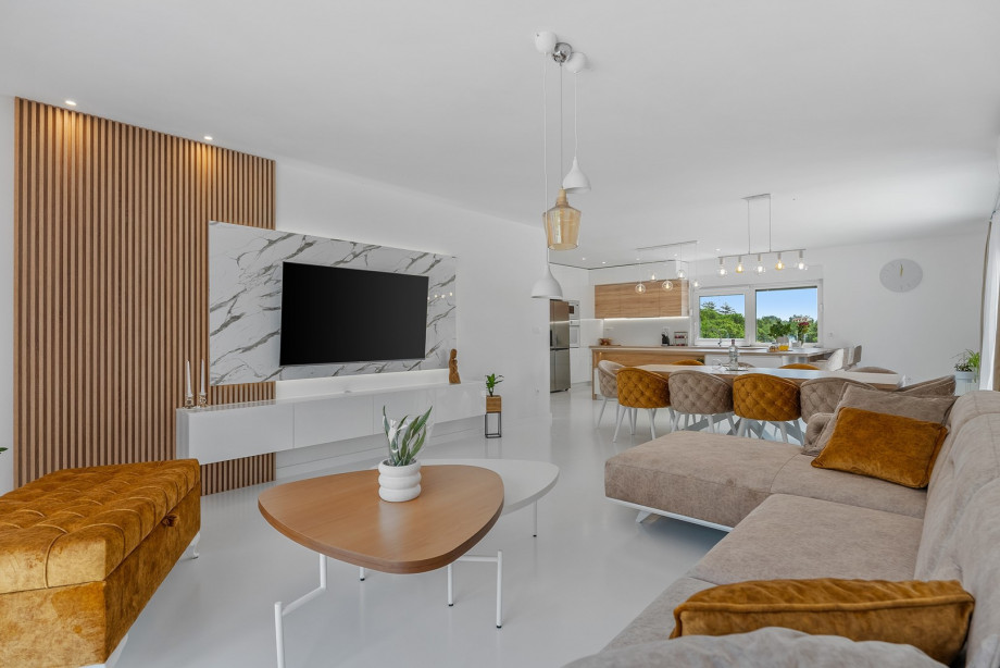 The neighborhood is very friendly and unspoiled