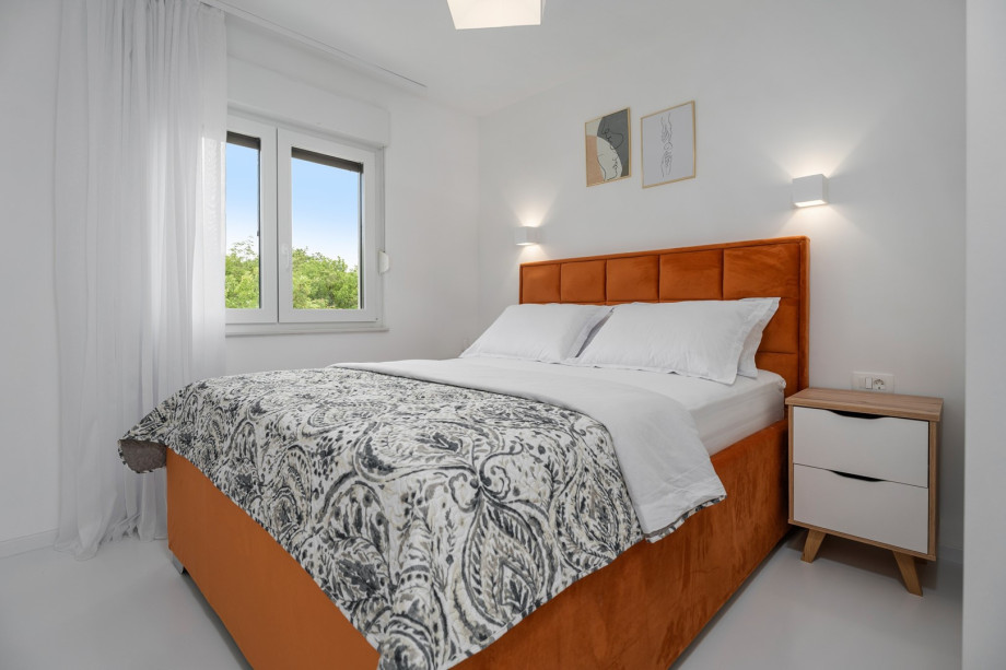 A Bedroom NO3  with a king size bed 180cm x 200cm, TV, air-conditioner