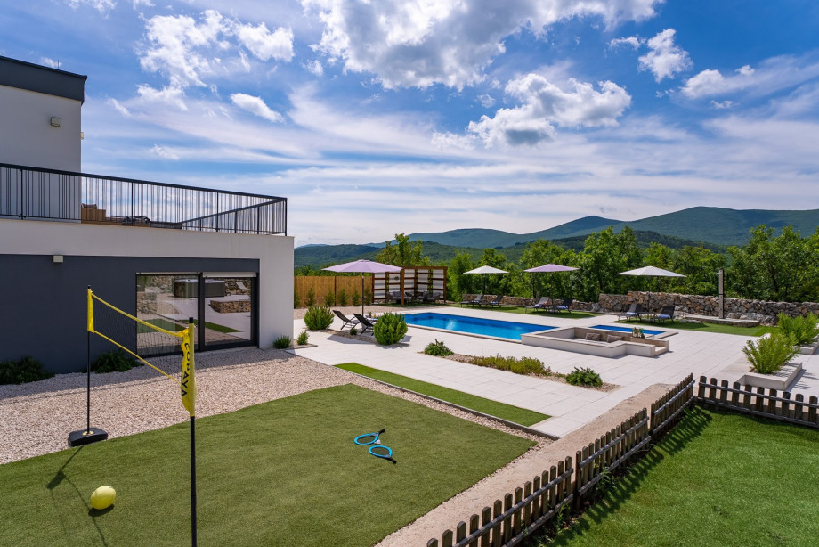 Fully equipped with free WiFi and all a modern guest needs for a perfect holiday in this unique and peaceful environment