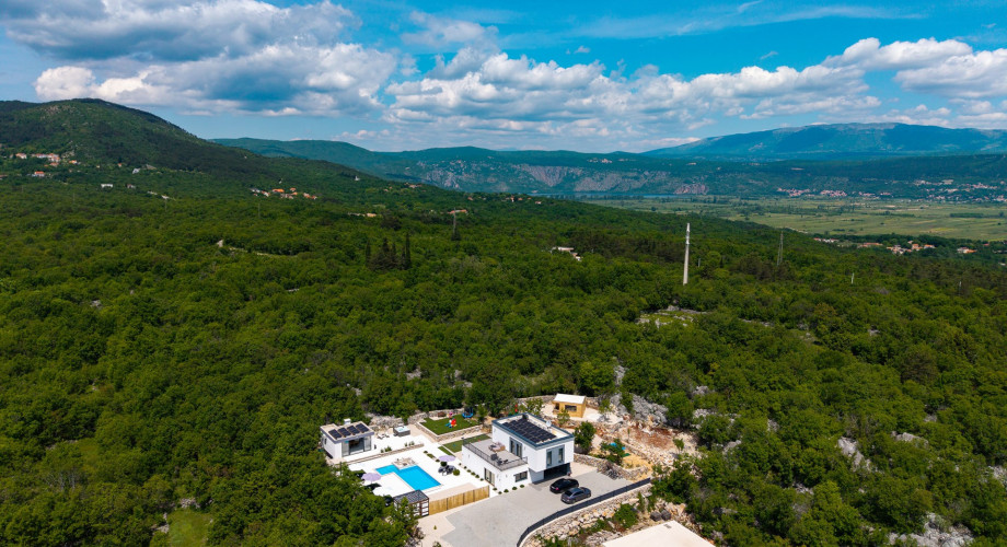 Villa Begovina with a private heated pool, sauna, Hot-Tub, 4 bedrooms