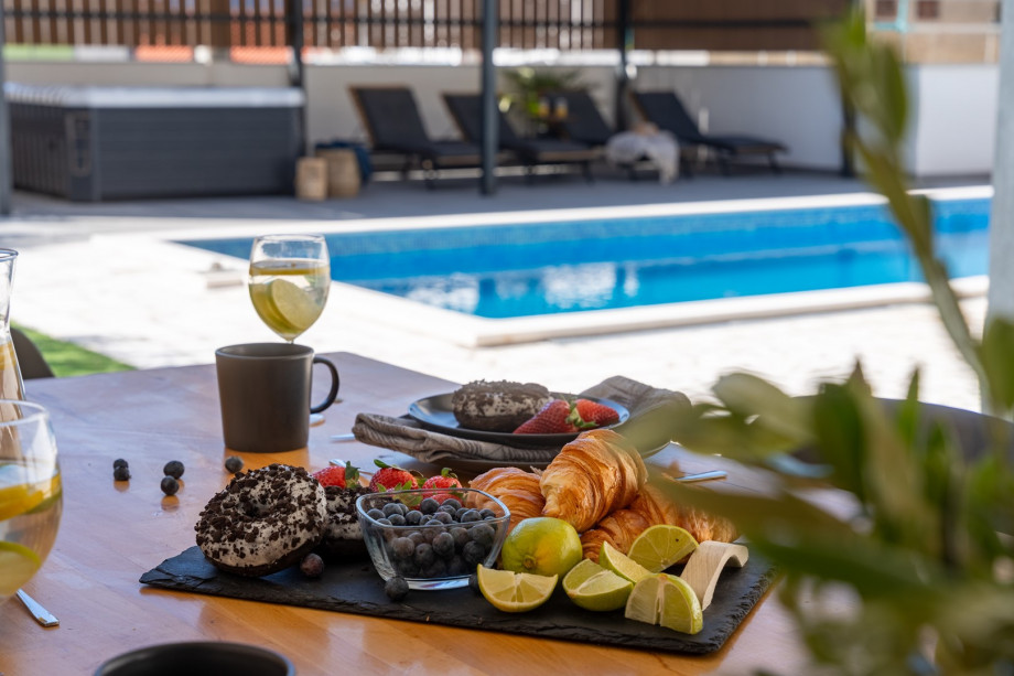 Settled on a private fenced 725sqm property.