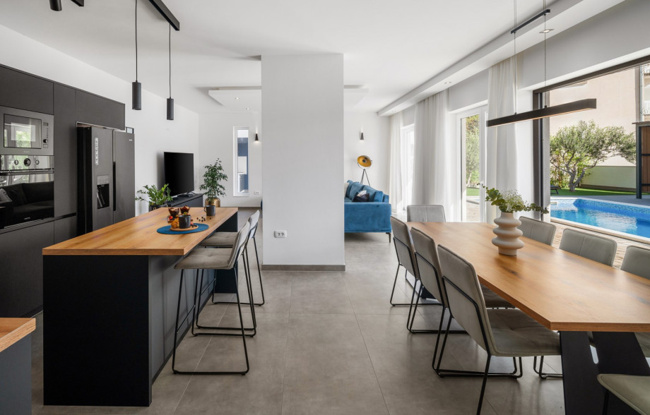 A fully equipped kitchen with all the amenities a modern guest needs