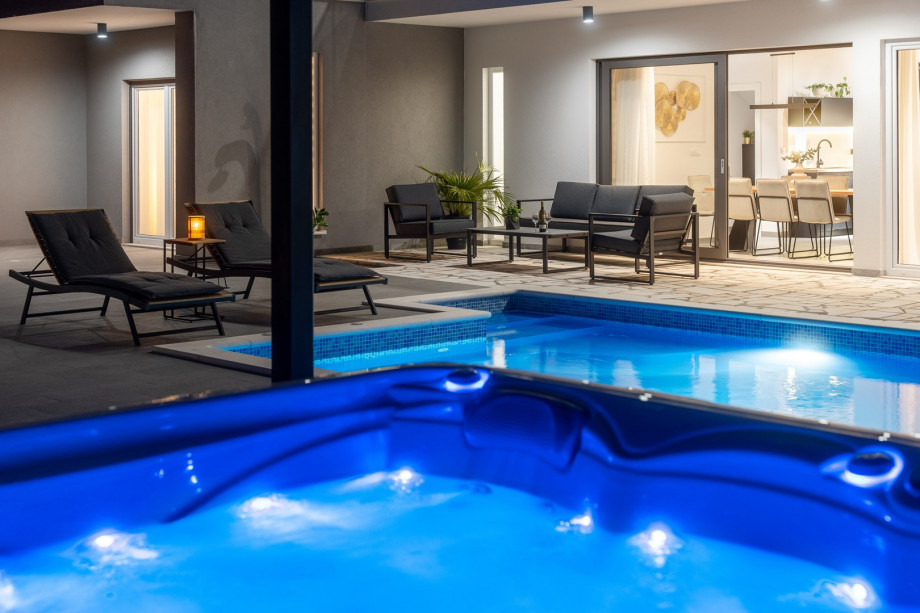 Due to the vicinity of town Split, all traffic communications are near (around half hour drive)