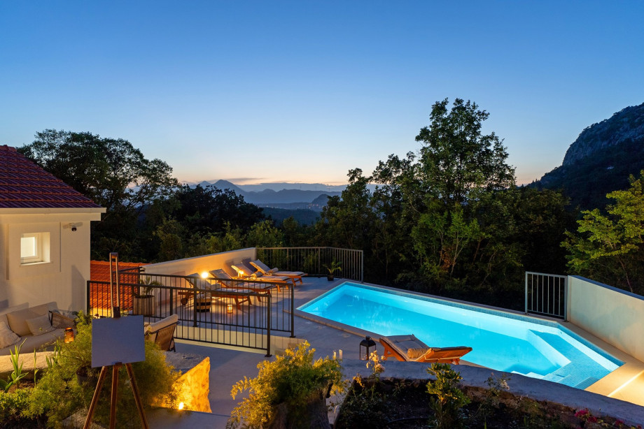 NEW VIlla AmaRosa with 36sqm heated private pool with hydromassage