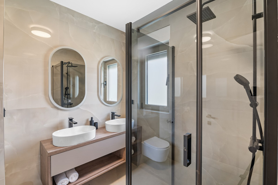 En suite bathroom with walk-in shower