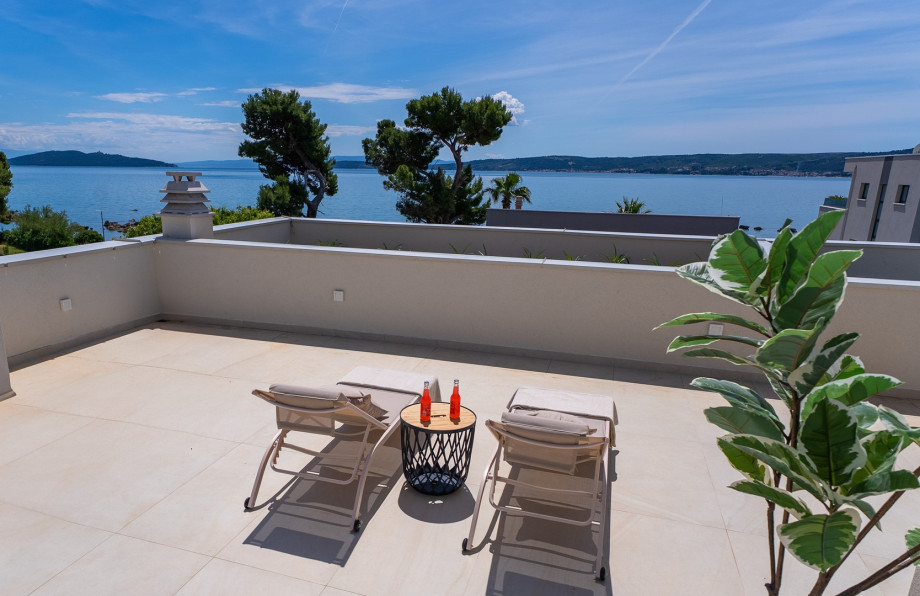 There is also a Rooftop with spectacular panoramic sea views