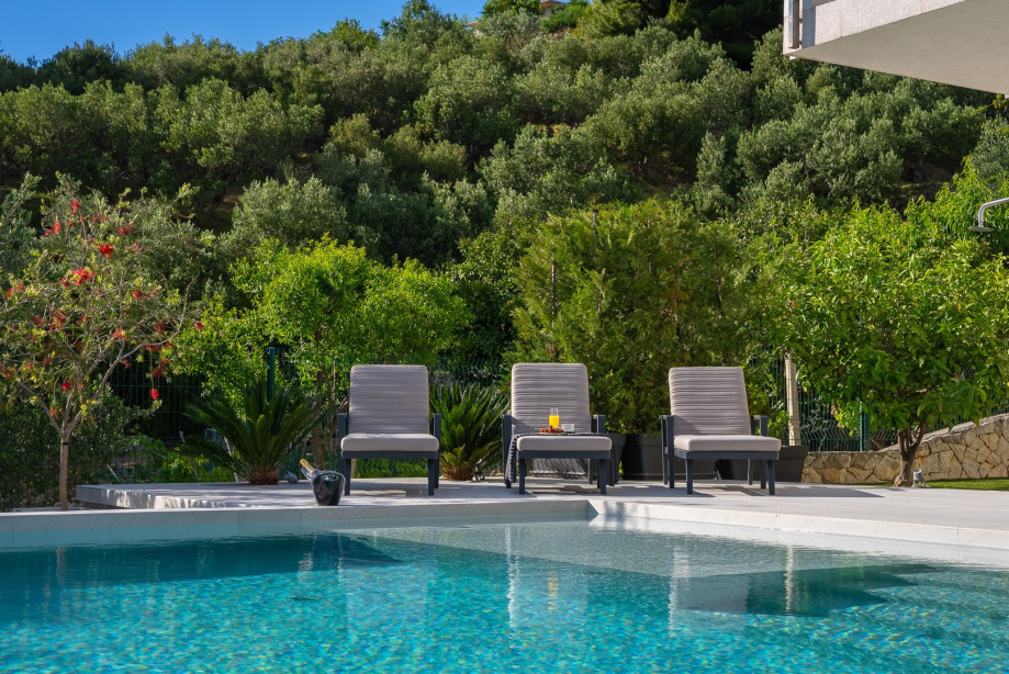 Seaview Villa ABA with 38sqm heated infinity pool, 4 bedrooms, Media room, 150m from sea