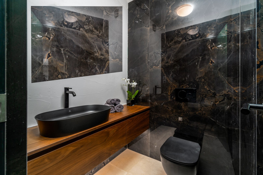 en-suite bathroom with shower