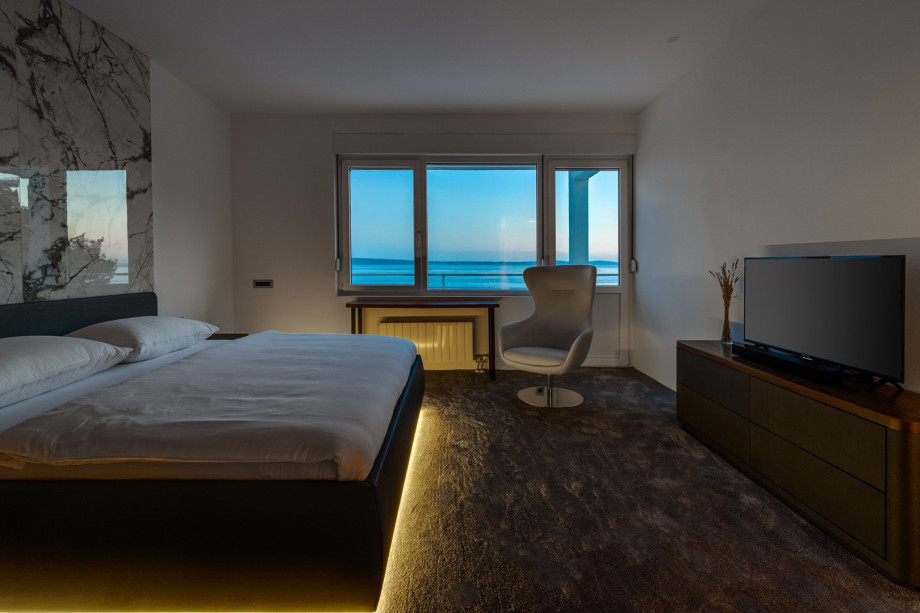 Bedroom No4 with king size bed 180cm x 200cm, a TV, air-conditioning