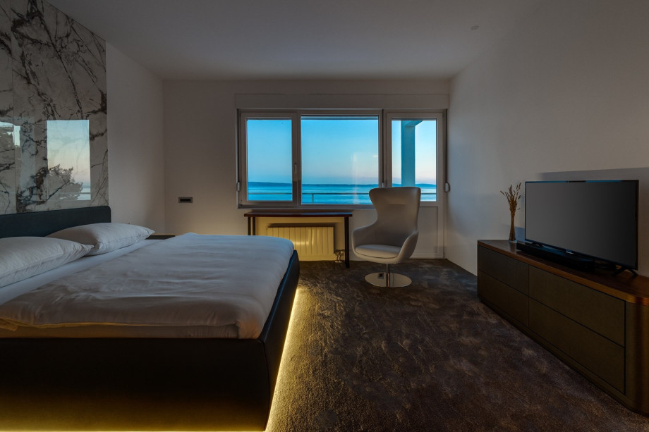 Bedroom No4 with king size bed 180cm x 200cm, a TV, air-conditioning