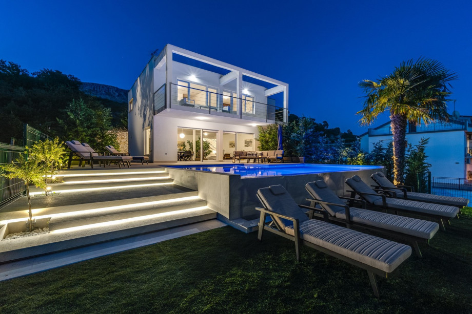 If you prefer to enjoy your privacy at the property, you have the opportunity to arrange additional services