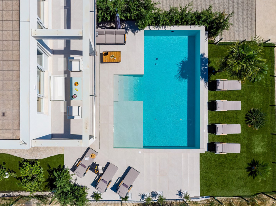 Panoramic, breathtaking sea and island views, only 10km from town Split