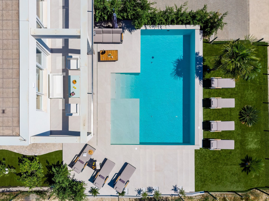 Panoramic, breathtaking sea and island views, only 10km from town Split