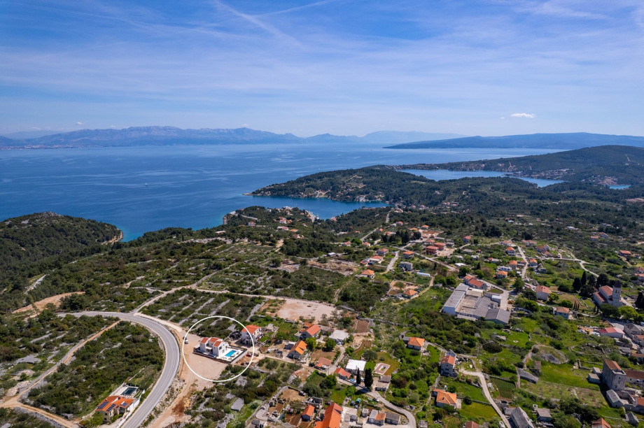 Marked position of the Villa Ora in small place Grohote, on island Šolta.