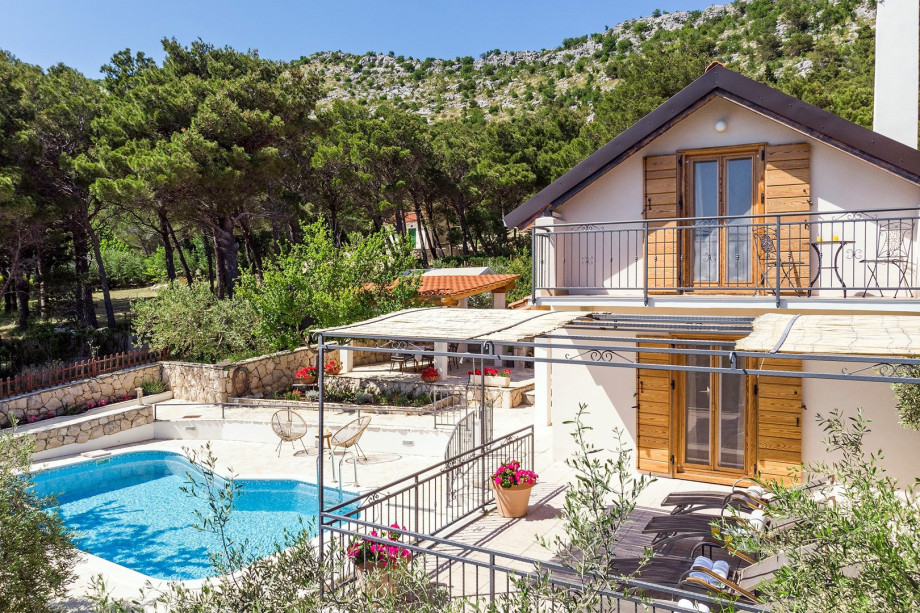 Enjoy the quiet and very unspoiled, rural environment