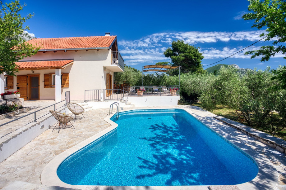 Upon arrival, the owner will provide much useful information about places to visit