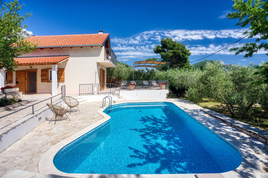 Upon arrival, the owner will provide much useful information about places to visit