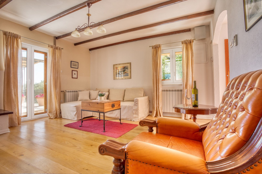 Wood dominates in the interior of the house which gives a special atmosphere