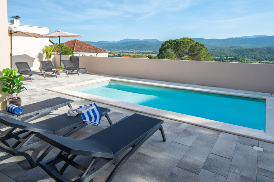 Step outside to discover your personal outdoor oasis with guaranteed privacy.