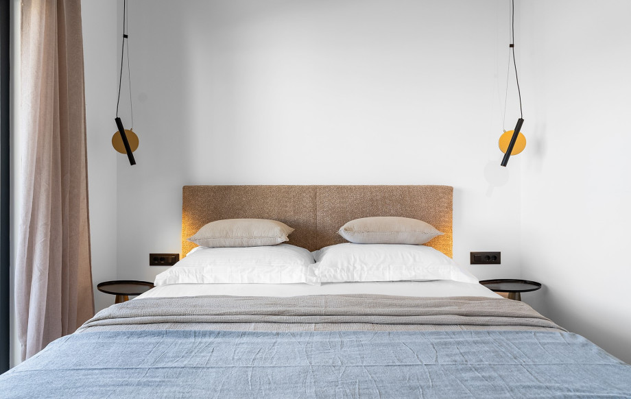 Wunderschön eingerichtete Schlafzimmer mit Kingsize-Betten (180?cm x 200?cm).